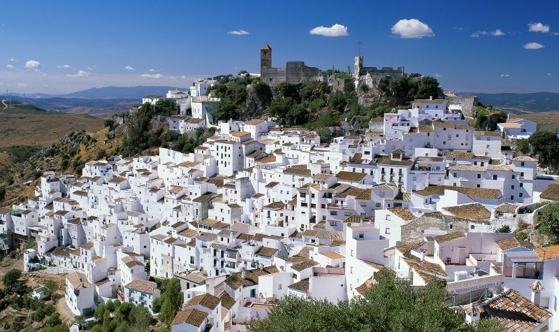 Take a day trip to Casares, an Andalucian village bursting with charm!